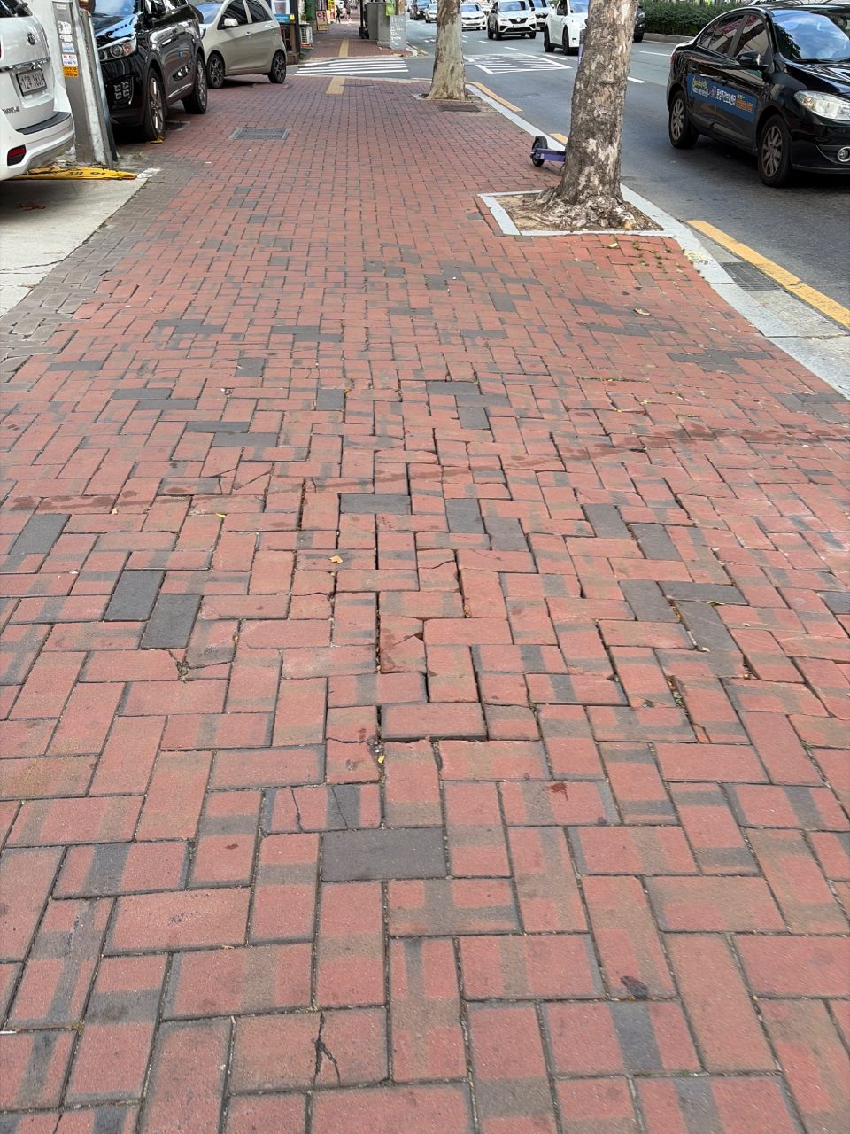 보도블록 구조물 파손