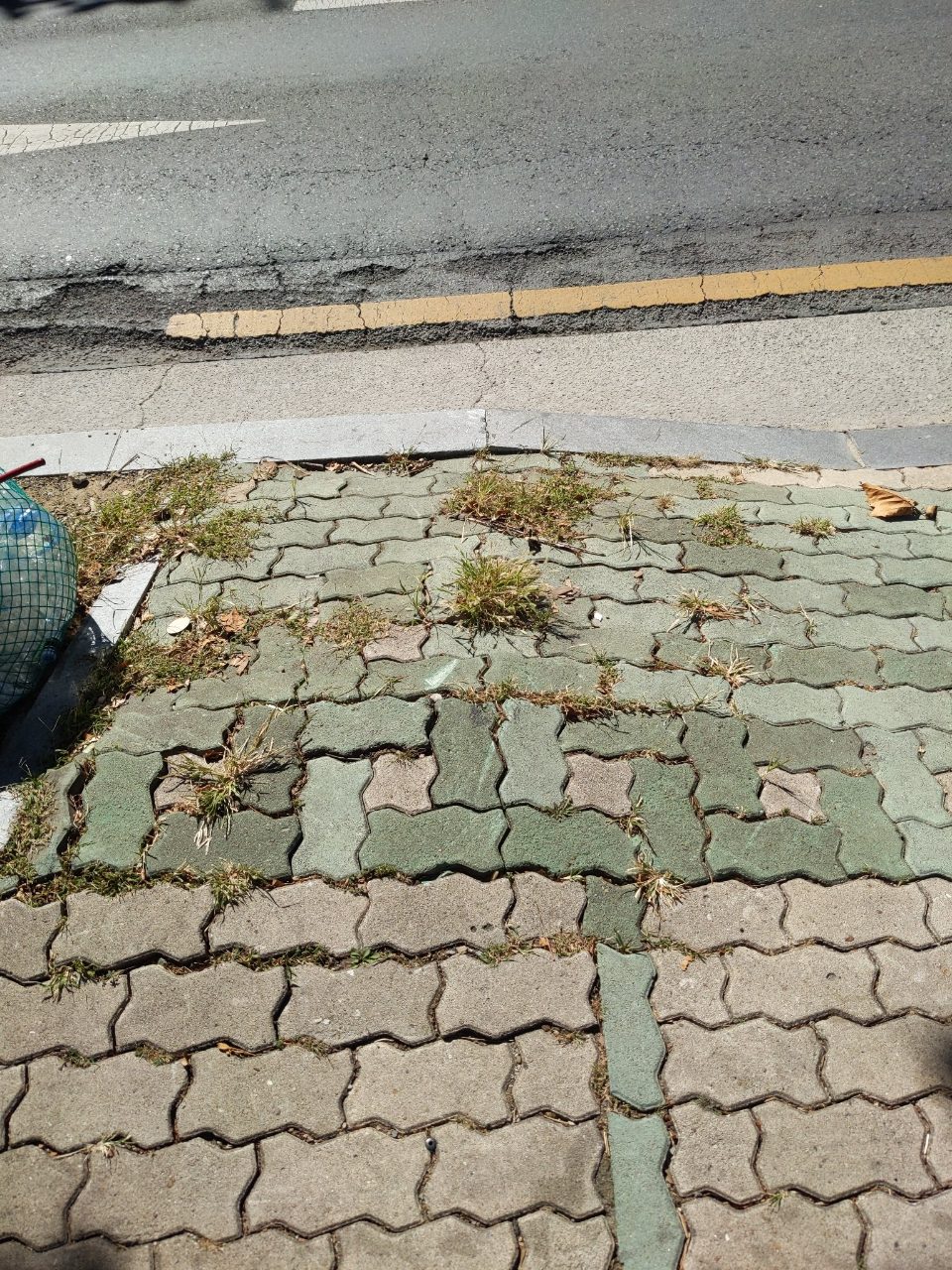 보도블록 구조물 파손