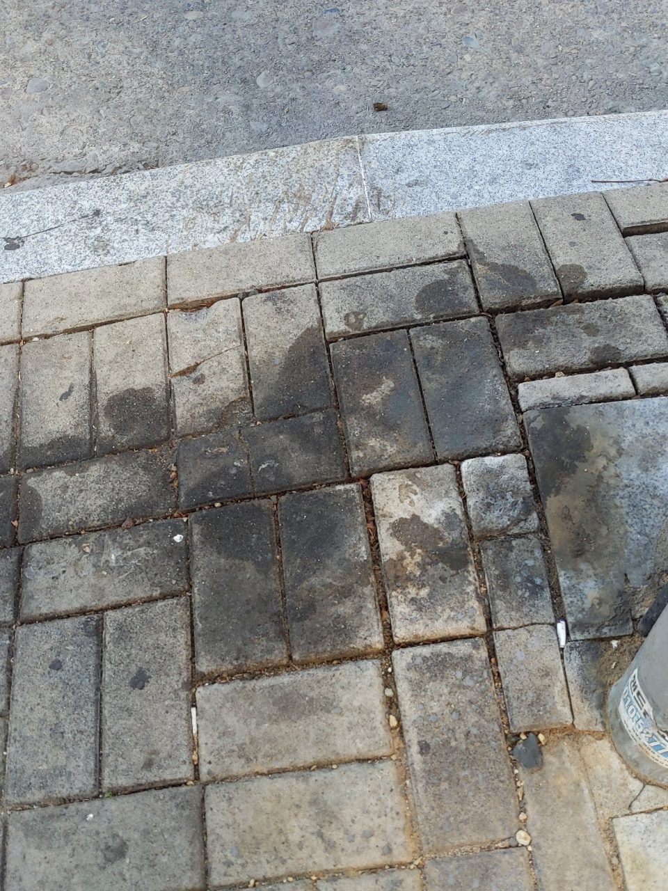 보도블록 구조물 파손