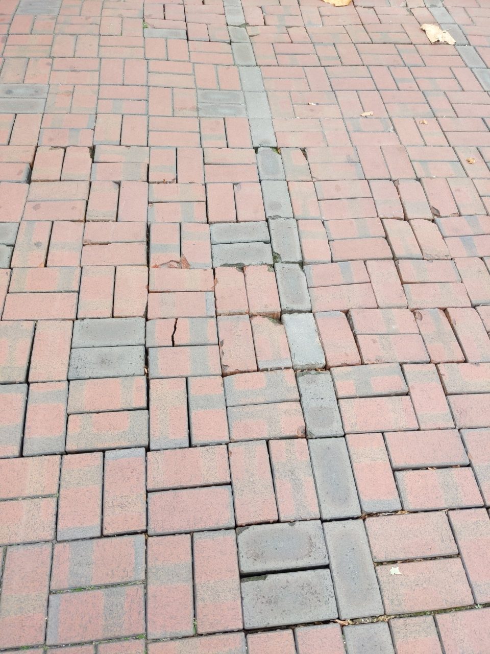 보도블록 구조물 파손