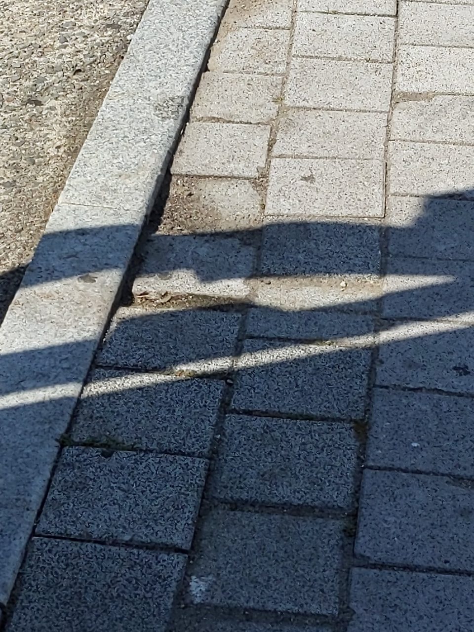 보도블록 균열