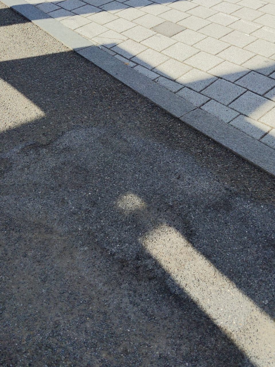 도로 구조물 파손