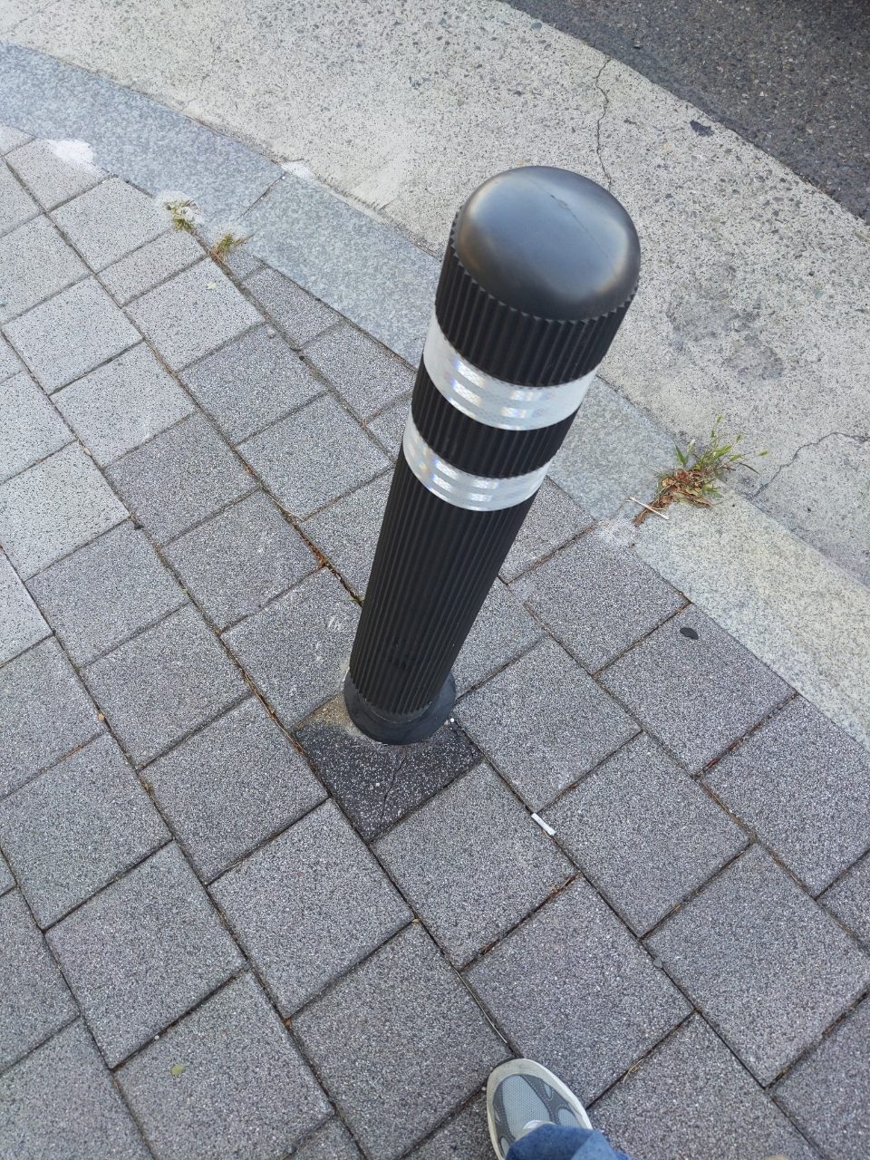 볼라드 구조물 파손