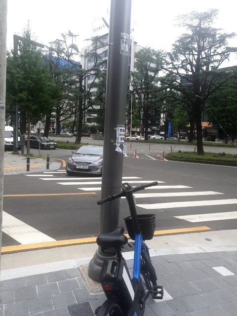 도로 표지판 훼손