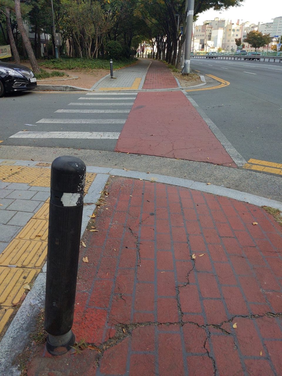 볼라드 구조물 파손