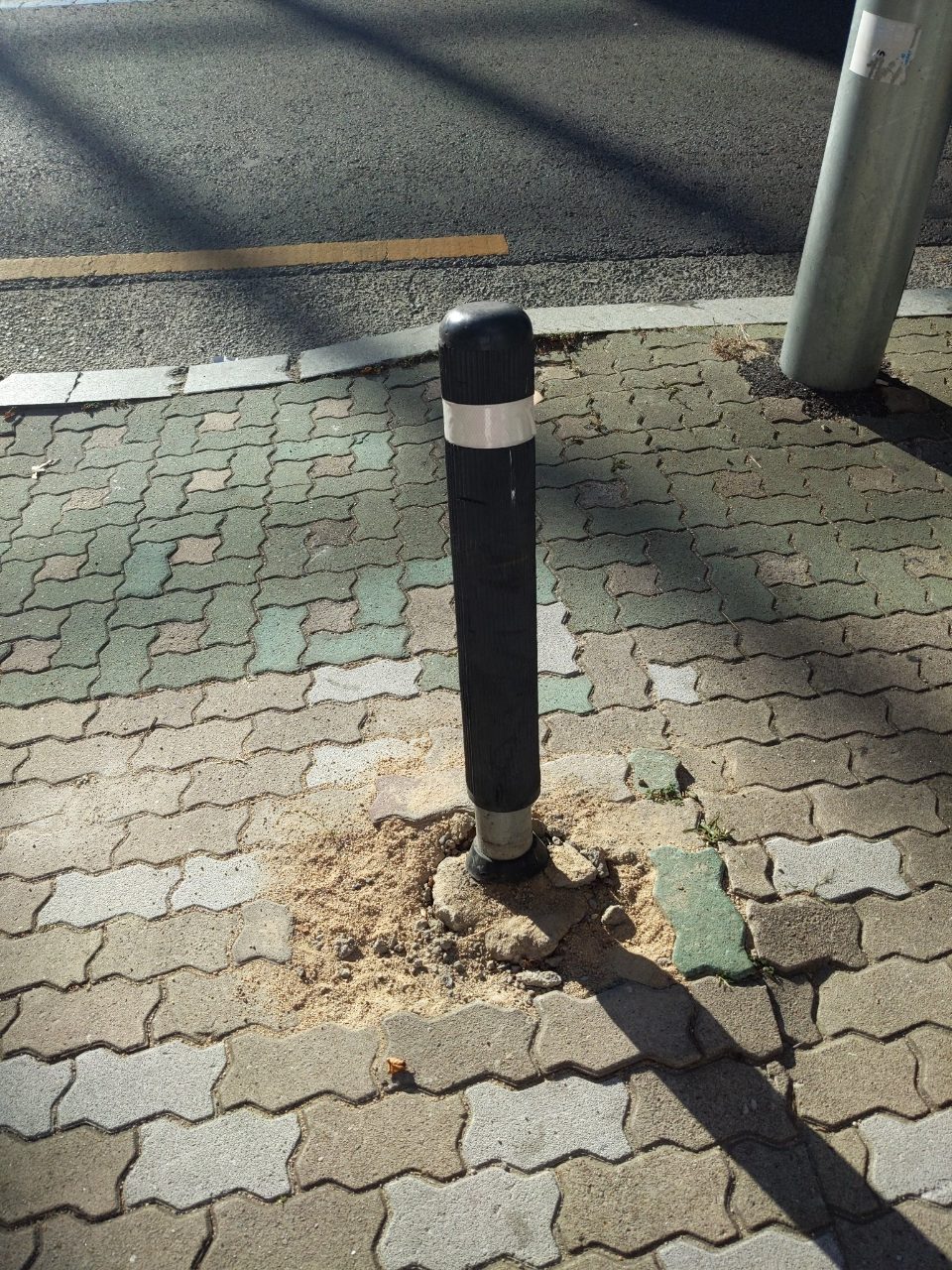 볼라드 구조물 파손