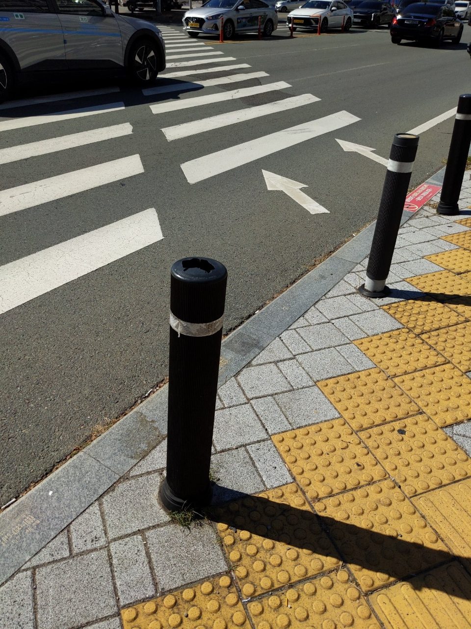 볼라드 구조물 파손