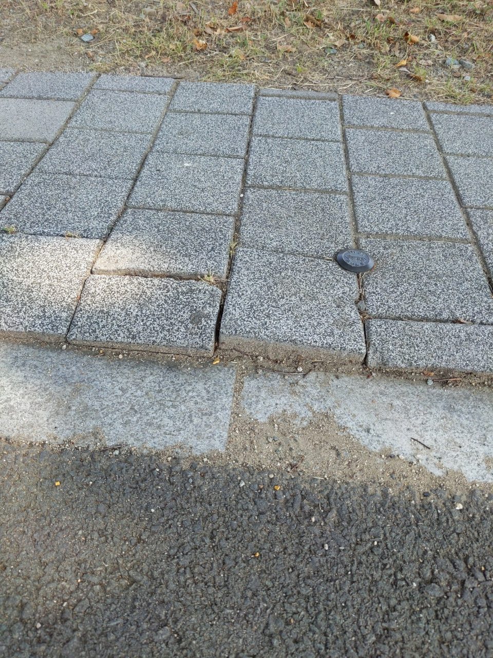 보도블록 구조물 파손