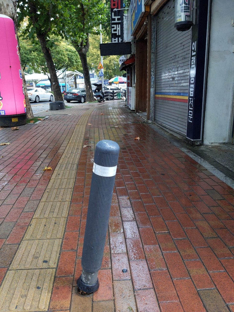 볼라드 기울어짐