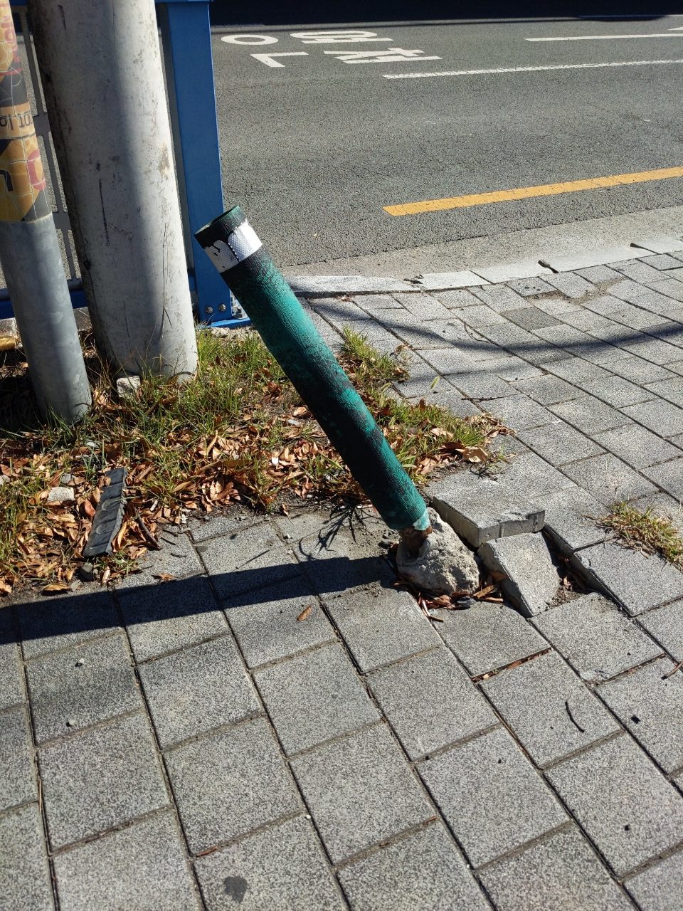 볼라드 구조물 파손