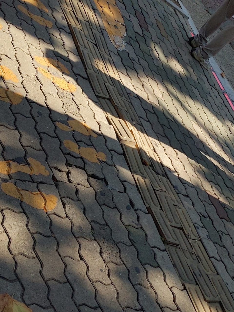 보도블록 구조물 파손