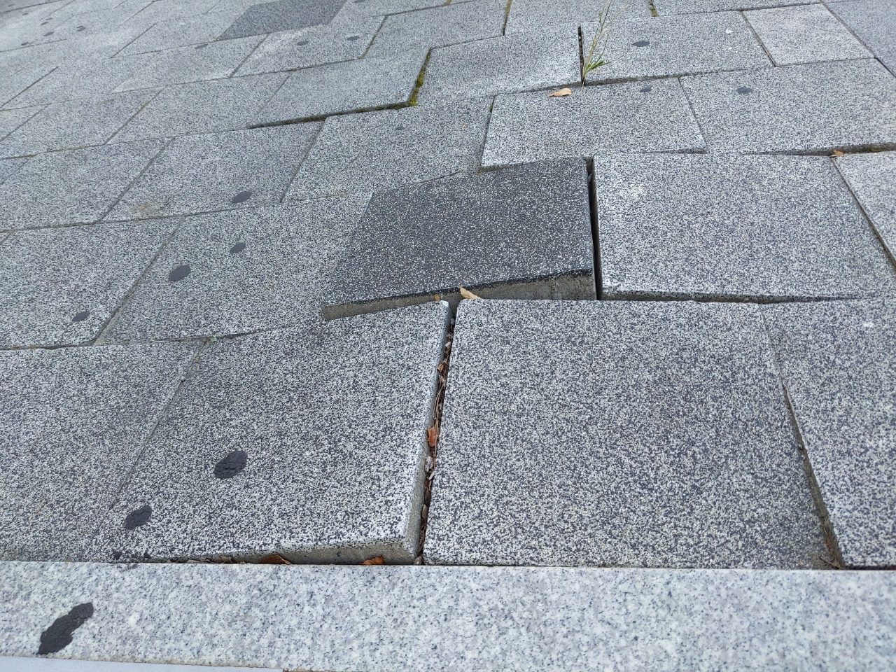 보도블록 변형