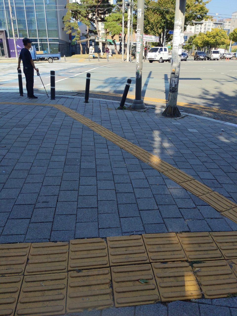 보도블록 구조물 파손