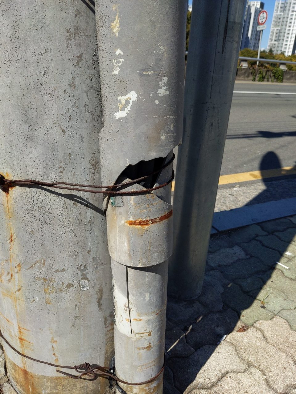 가로등 부식
