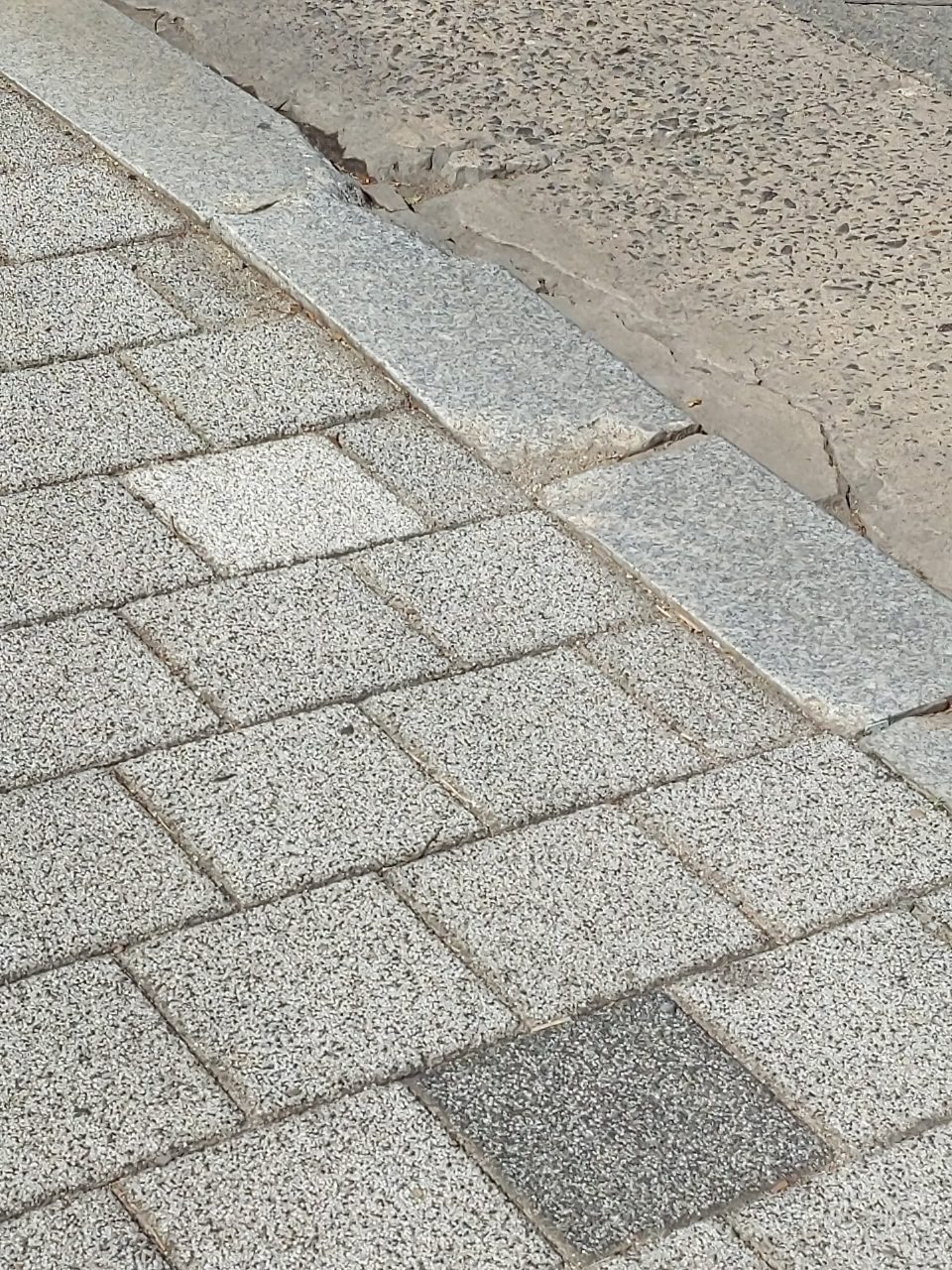 도로 균열