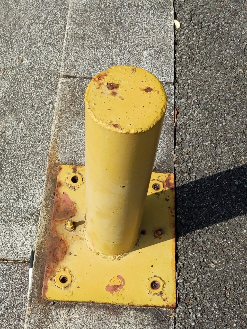 볼라드 부식
