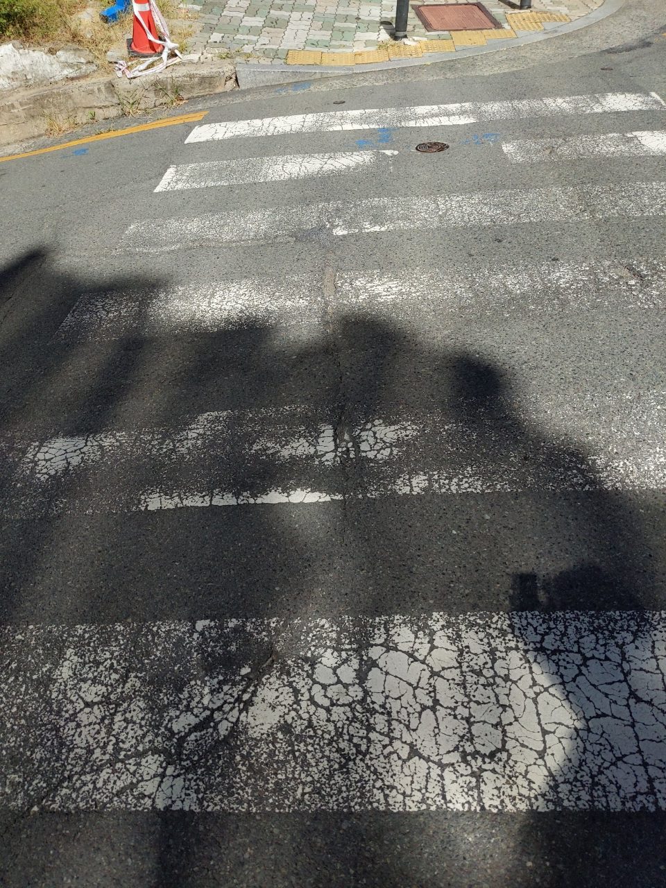 보도블록 균열