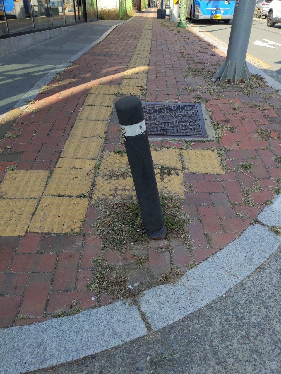 볼라드 구조물 파손