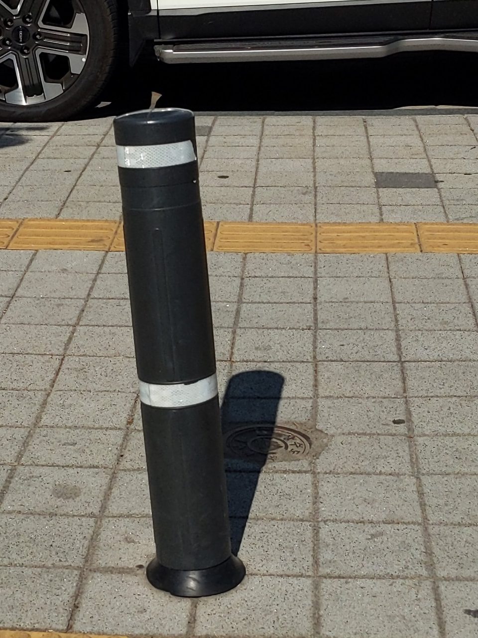 볼라드 구조물 파손