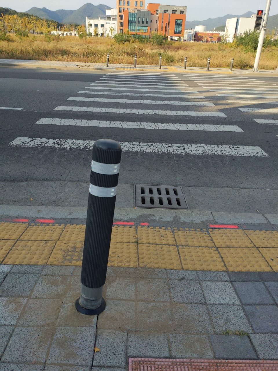 볼라드 구조물 파손
