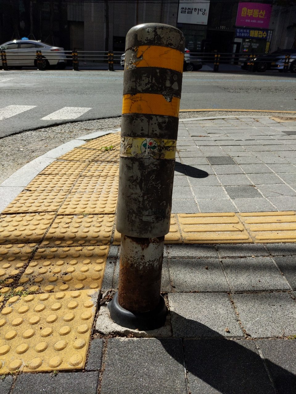 볼라드 구조물 파손