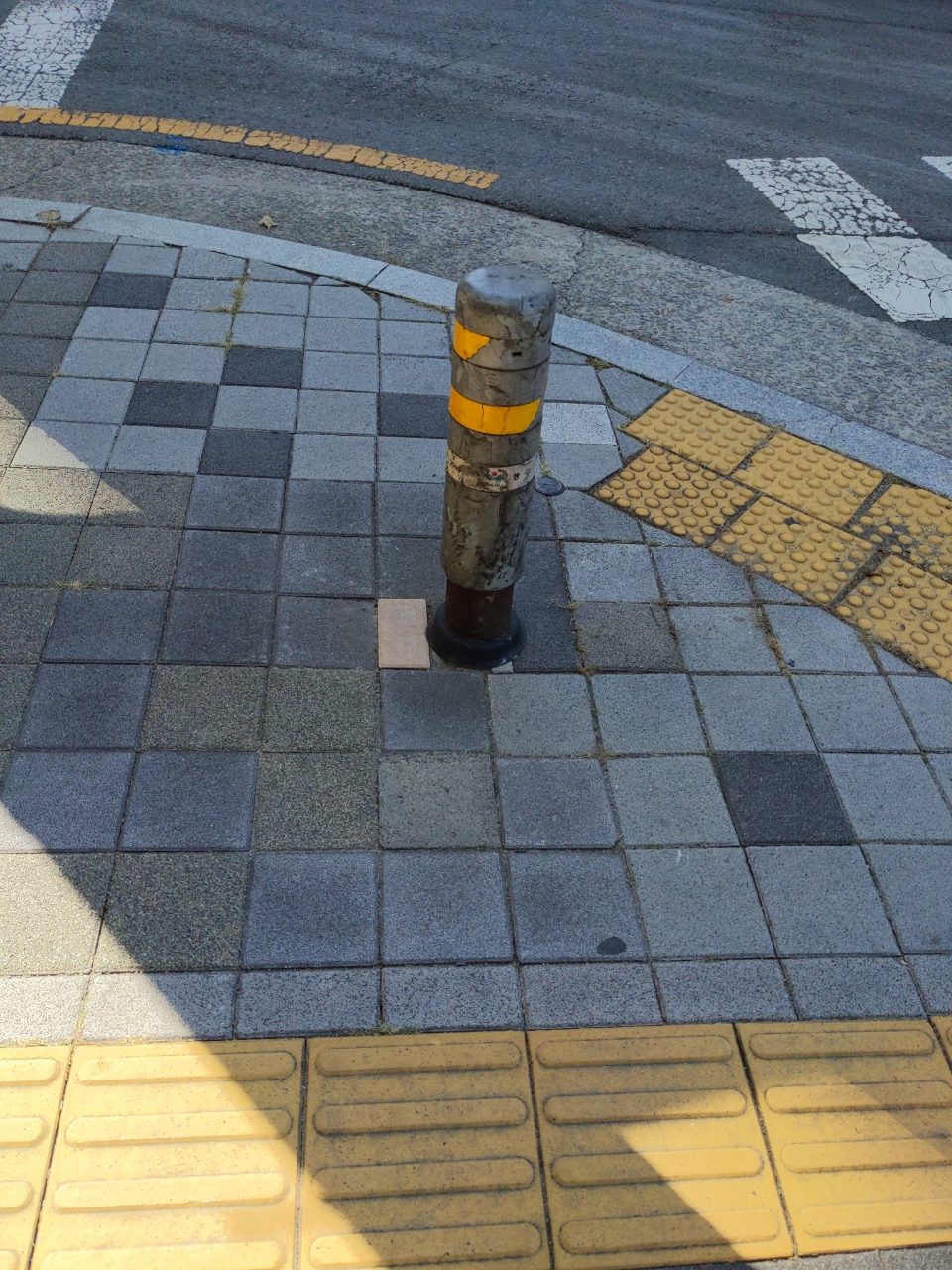 볼라드 구조물 파손