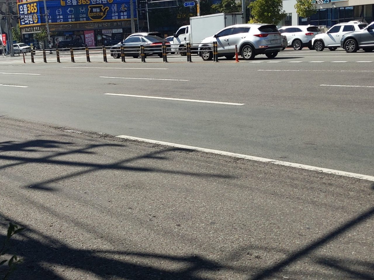 도로 구조물 파손