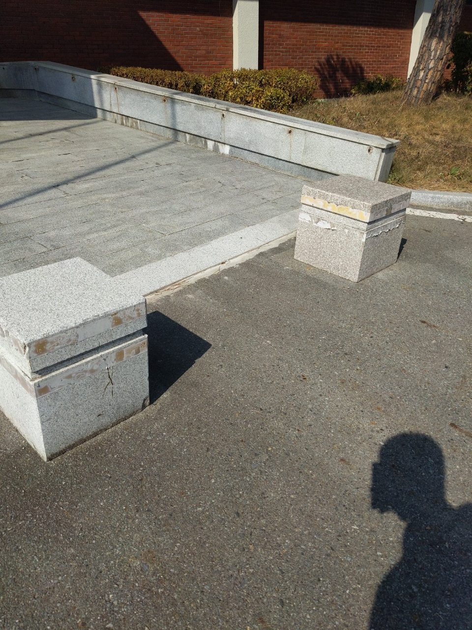 볼라드 구조물 파손