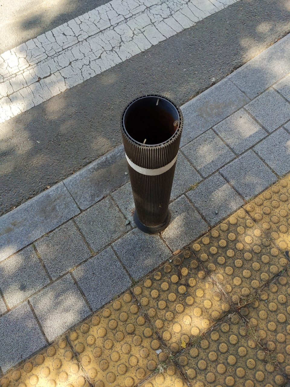 볼라드 구조물 파손