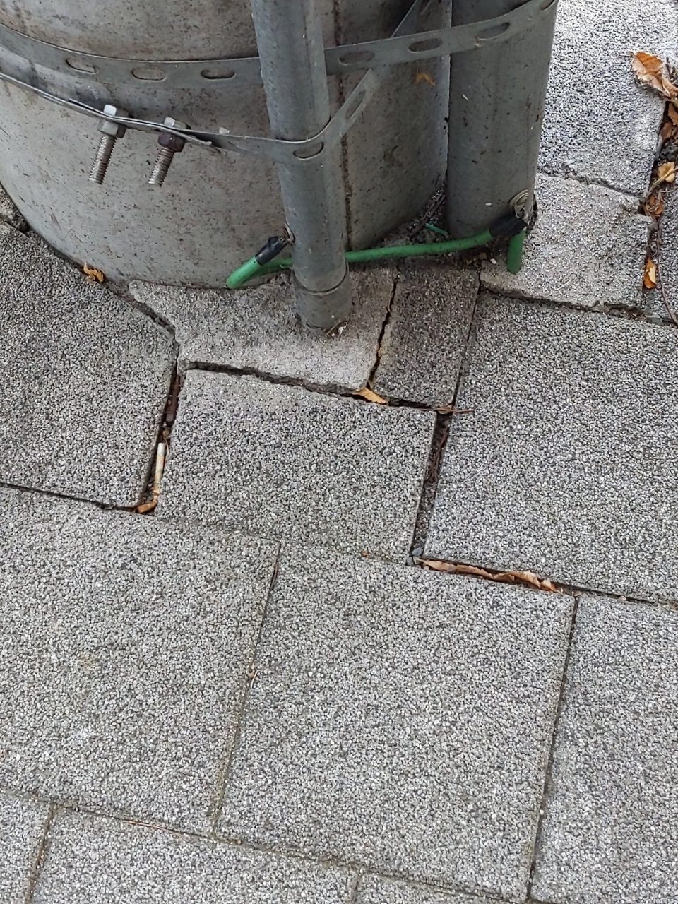 보도블록 균열