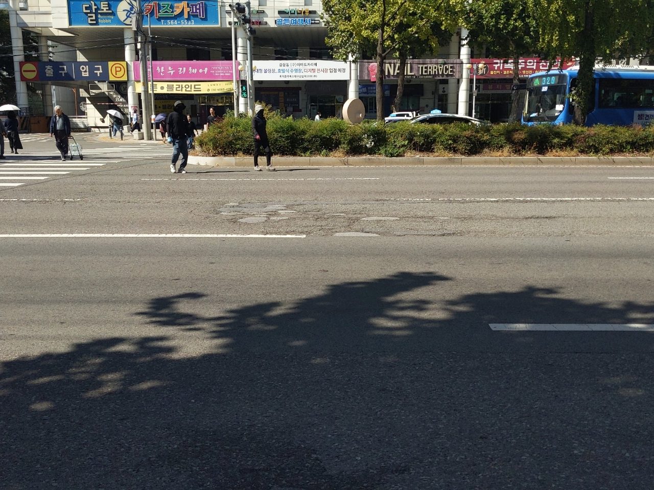 도로 구조물 파손