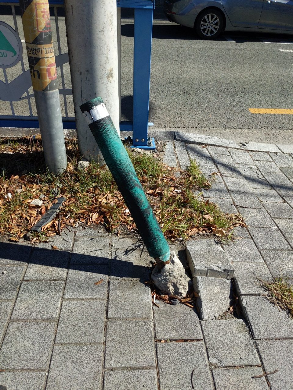 볼라드 구조물 파손