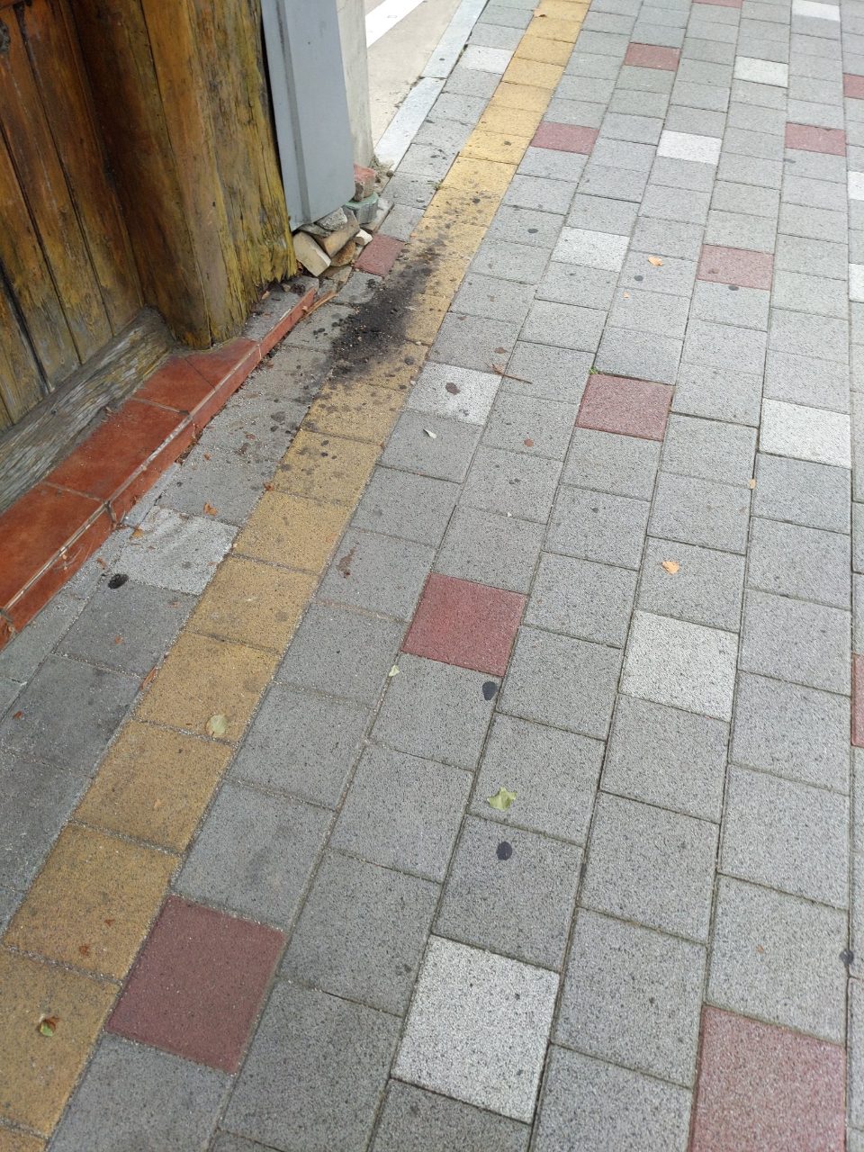 보도블록 구조물 파손