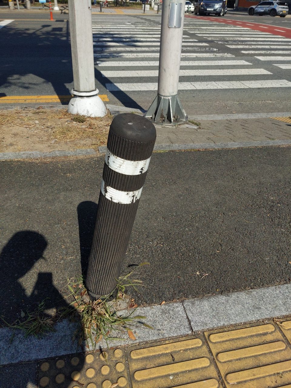 볼라드 구조물 파손