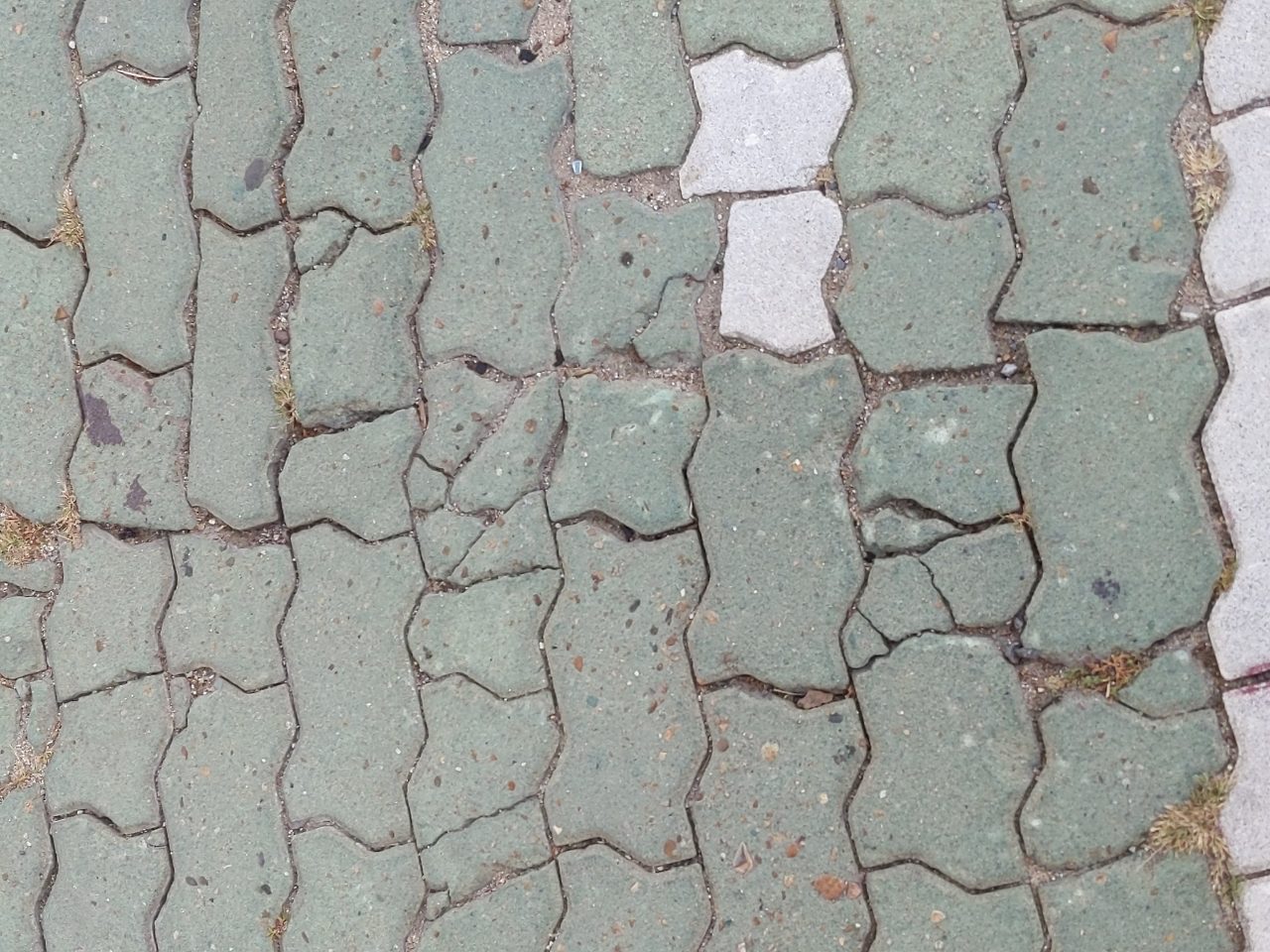 보도블록 구조물 파손