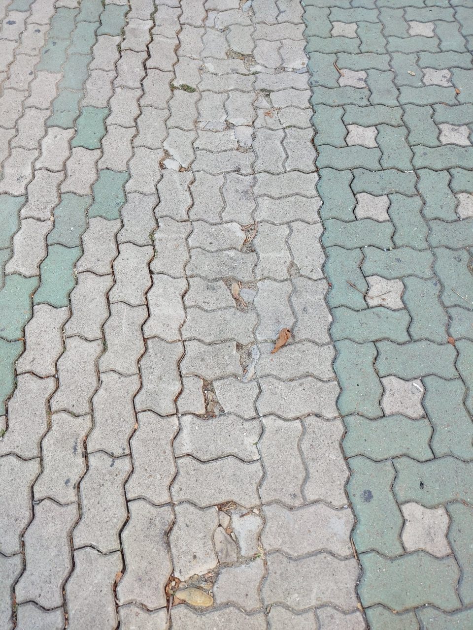 보도블록 구조물 파손