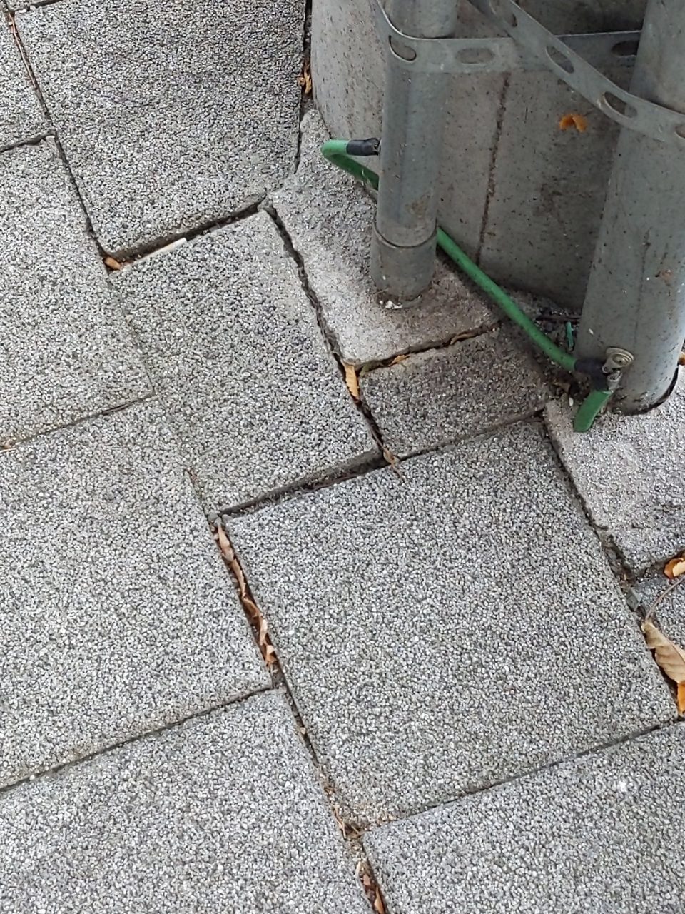 보도블록 균열