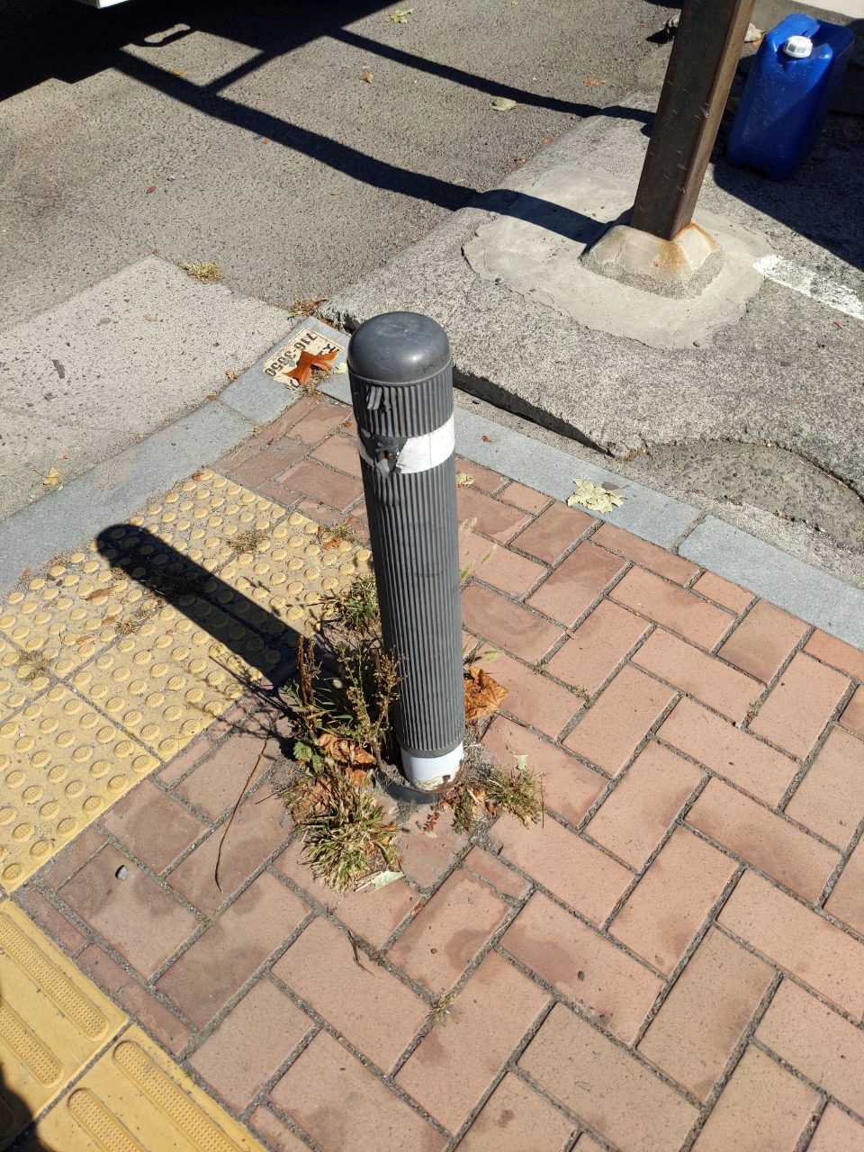 볼라드 구조물 파손