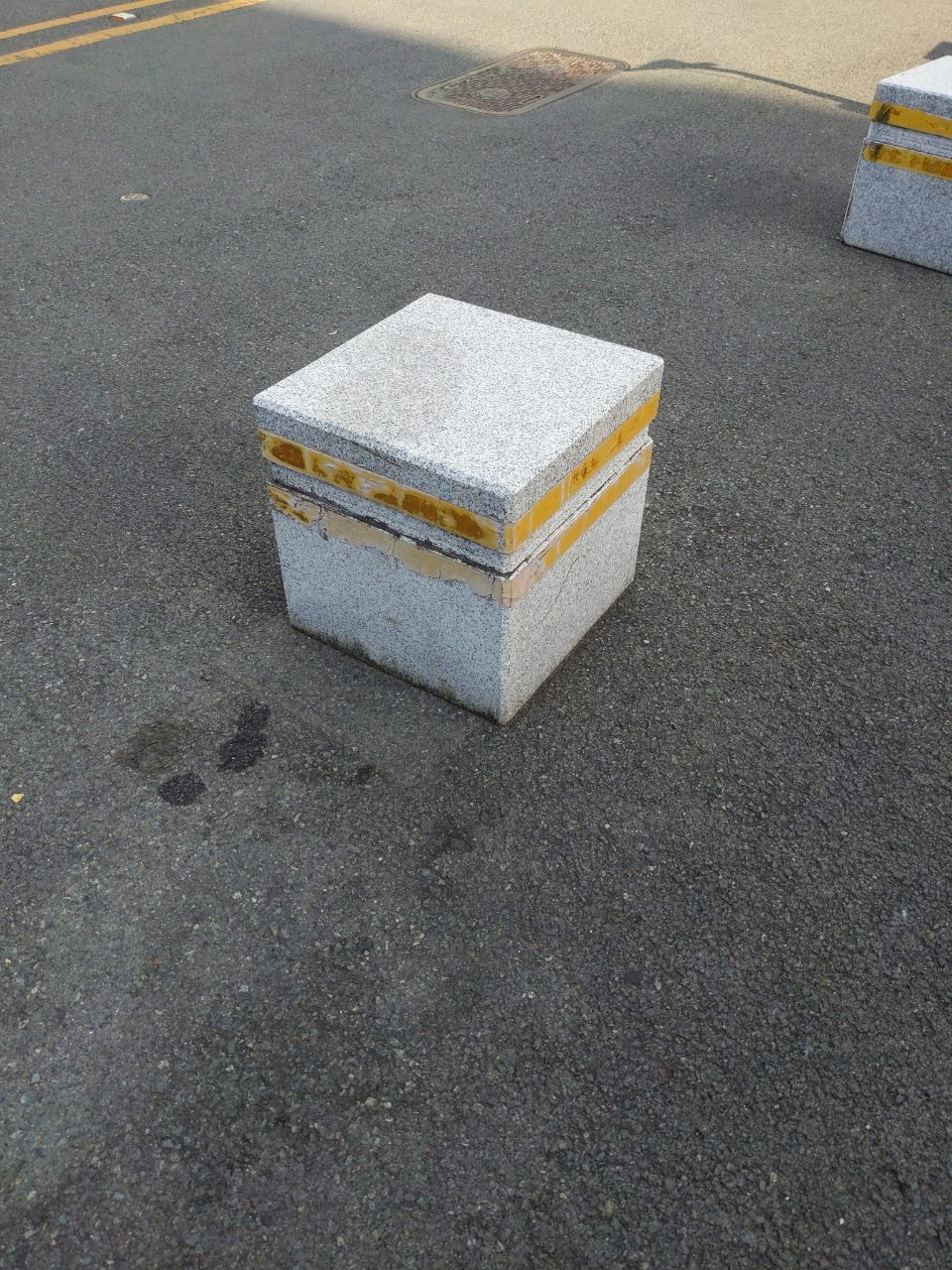 볼라드 구조물 파손