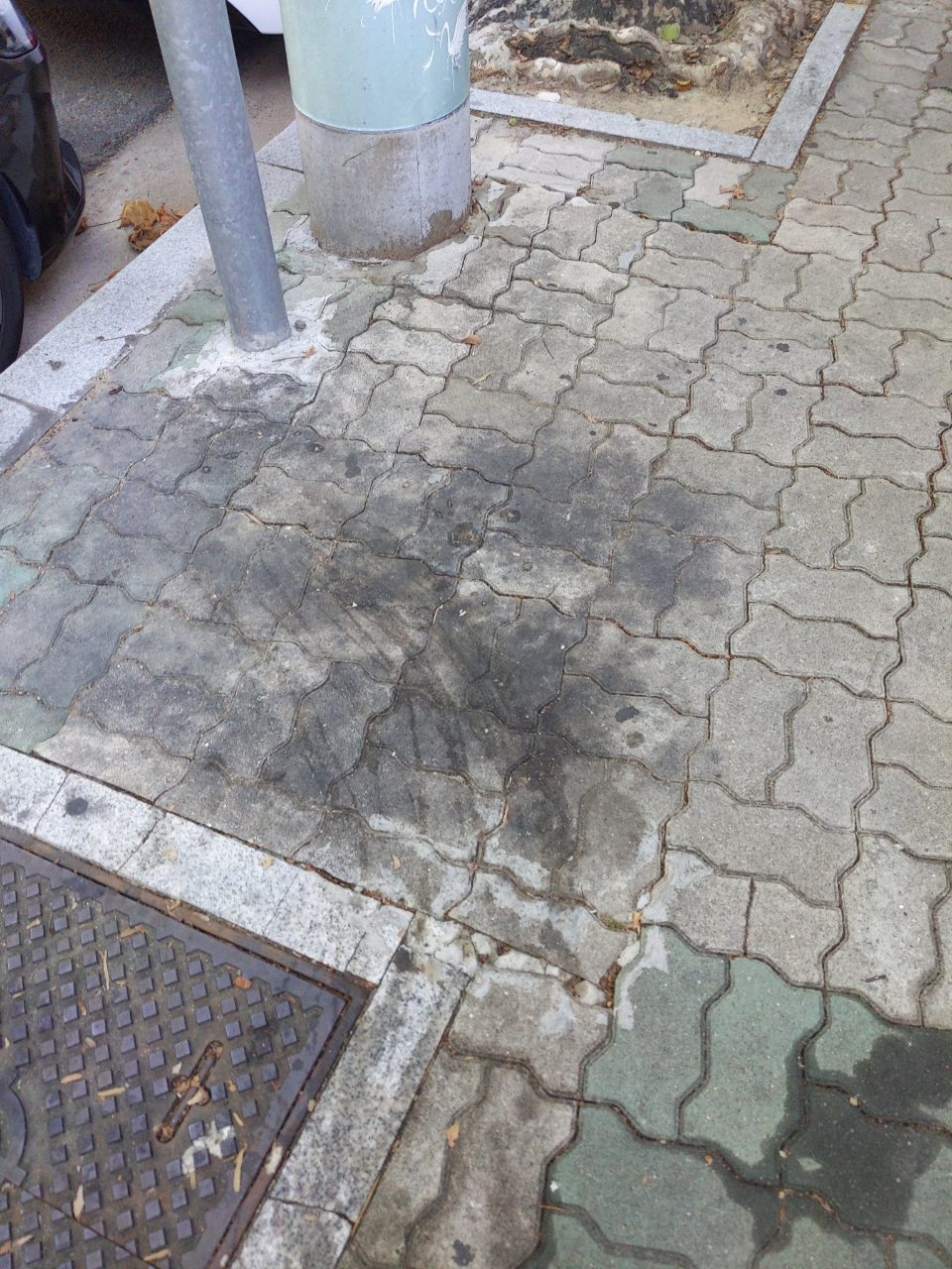 보도블록 균열