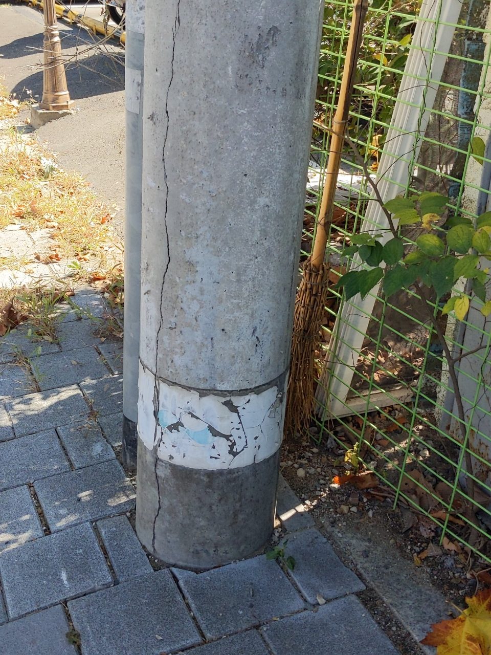 가로등 균열