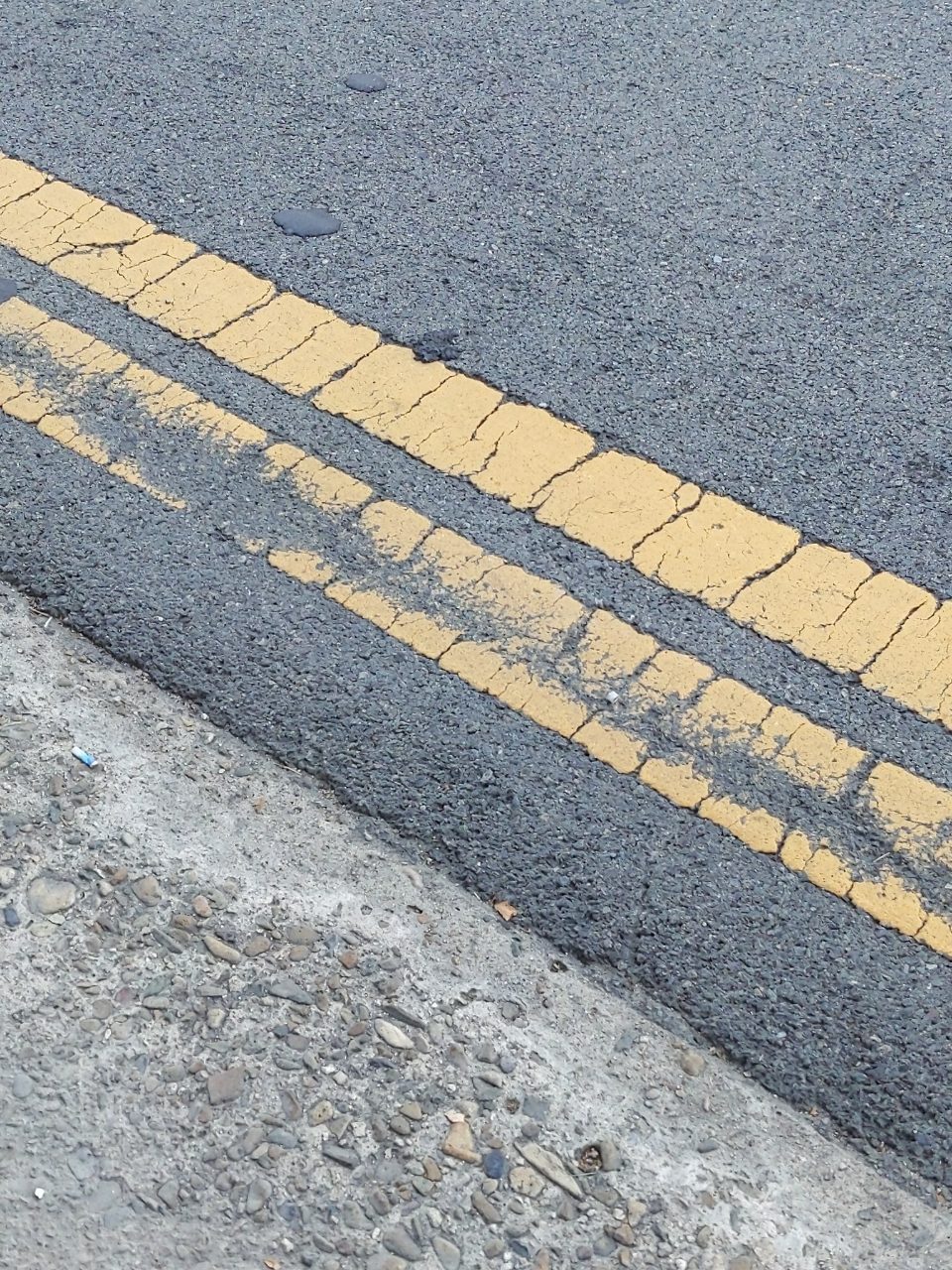 도로 균열