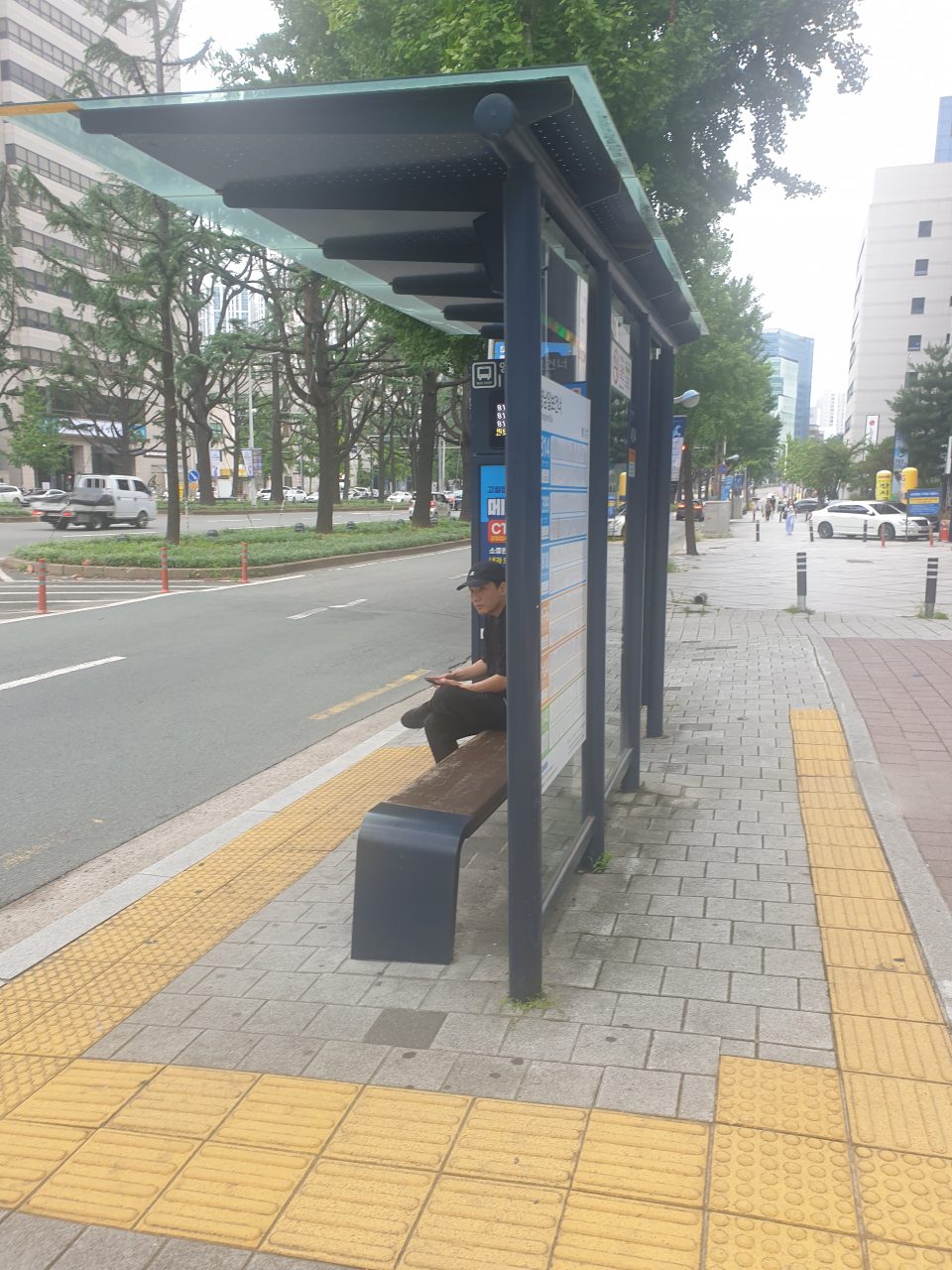 보도블록의 균열 및 들뜸